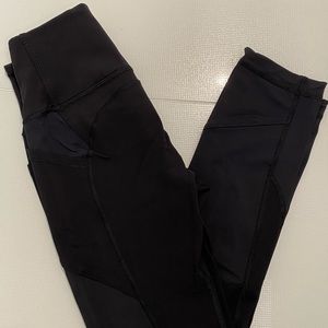 “All The Right Places Crop” Lululemon Leggings!